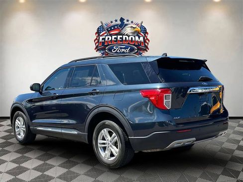 Used 2022 Ford Explorer XLT w/ Equipment Group 202A AWD/4WD image 5