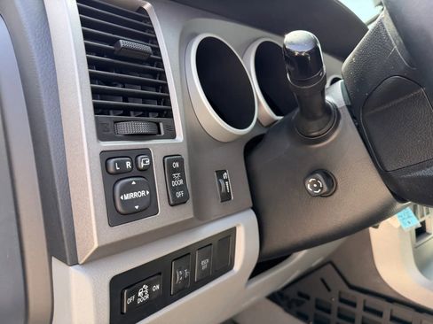Used 2011 Toyota Tundra Limited w/ Memory Pkg AWD/4WD image 19