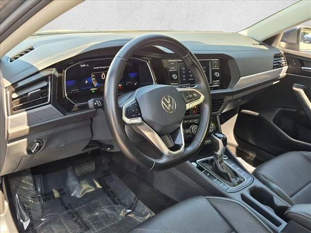 Used 2024 Volkswagen Jetta SE FWD image 10