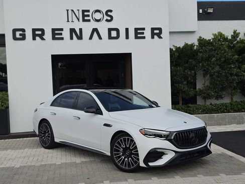 Used 2026 Mercedes-Benz E 53 AMG e 4MATIC Sedan image 2