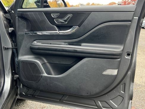 Certified 2022 Lincoln Corsair AWD w/ Equipment Group 101A image 8