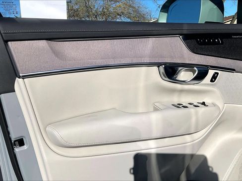 New 2026 Volvo XC90 T8 Ultra w/ Protection Package Premier image 24