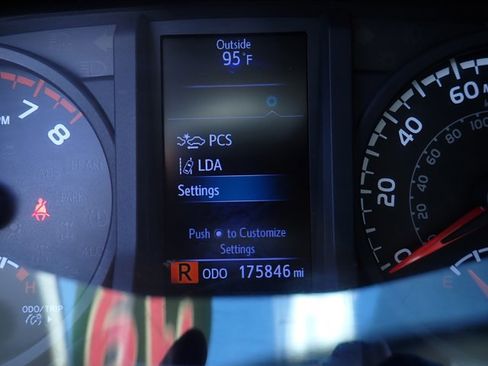 Used 2019 Toyota Tacoma SR AWD/4WD image 23