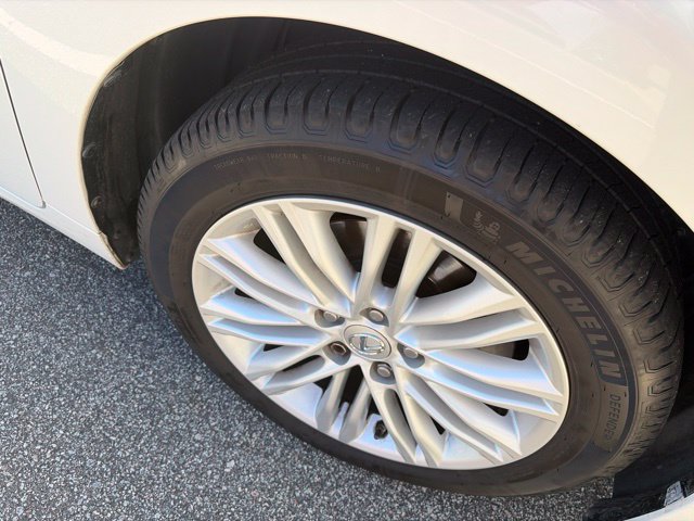 Used 2016 Lexus ES 350 w/ Accessory Package FWD image 4