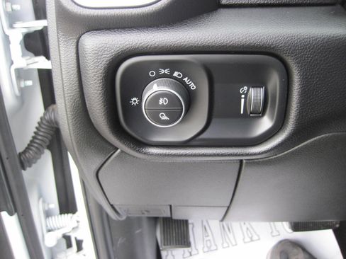 Used 2024 RAM 3500 Big Horn AWD/4WD image 15