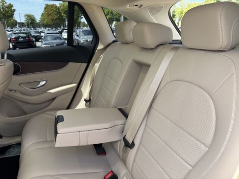 Used 2020 Mercedes-Benz GLC 300 4MATIC image 32