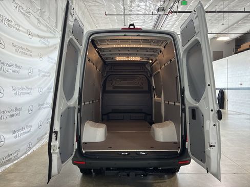 New 2025 Mercedes-Benz Sprinter 144 Cargo image 6