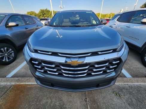 Used 2026 Chevrolet Equinox LT FWD image 2