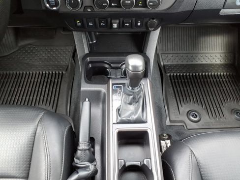 Used 2023 Toyota Tacoma TRD Sport w/ TRD Premium Sport Package AWD/4WD image 25