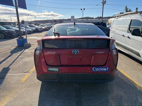 Used 2017 Toyota Prius Four image 3
