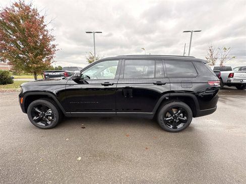 New 2025 Jeep Grand Cherokee L Limited w/ Black Appearance Package image 5