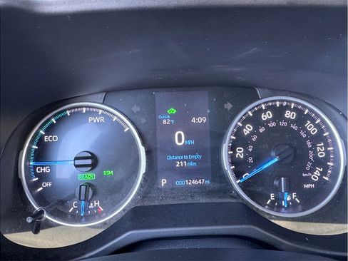 Used 2020 Toyota RAV4 XLE AWD/4WD image 15