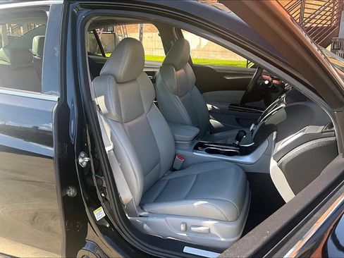 Used 2017 Acura TLX FWD image 10