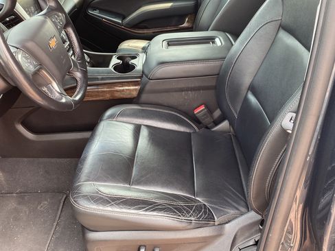 Used 2019 Chevrolet Tahoe LT w/ Luxury Package AWD/4WD image 28