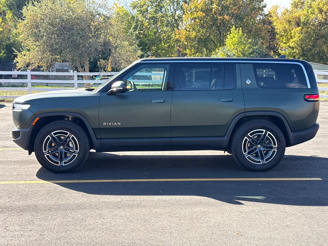 Used 2025 Rivian R1S Adventure Dual AWD/4WD image 4