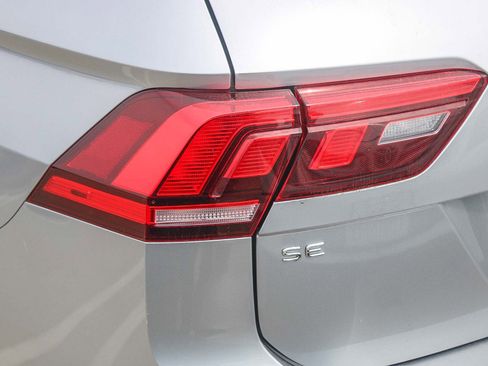 Used 2024 Volkswagen Tiguan SE image 11