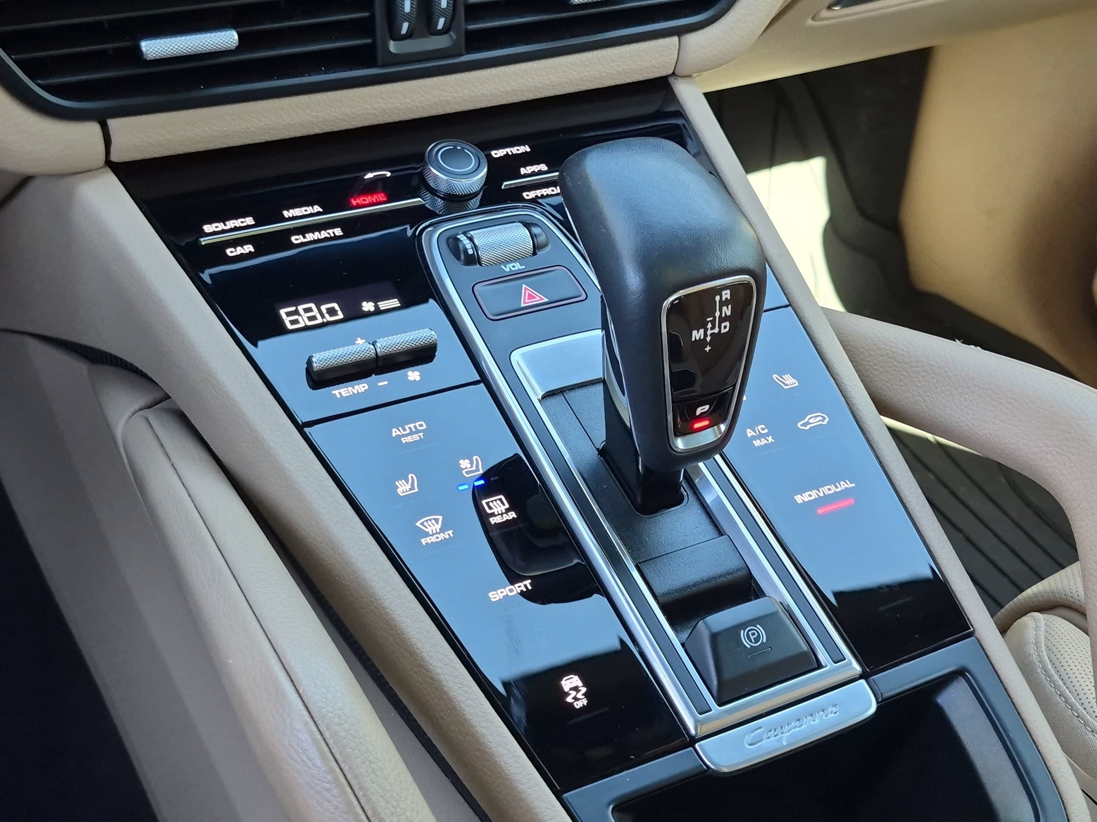 Certified 2022 Porsche Cayenne AWD/4WD image 16