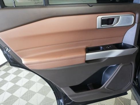 Used 2023 Ford Explorer King Ranch w/ Technology Package AWD/4WD image 33