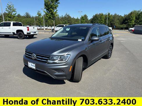 Used 2021 Volkswagen Tiguan SE w/ 3rd Row Seat Package AWD/4WD image 3