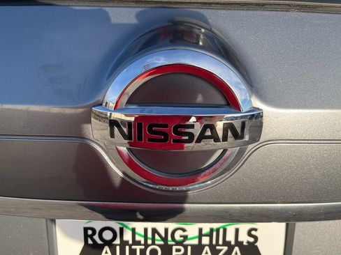 Used 2018 Nissan Rogue S image 44