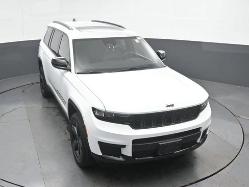 Used 2023 Jeep Grand Cherokee L Laredo AWD/4WD image 16