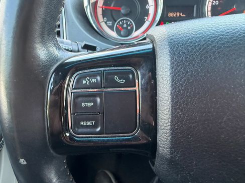 Used 2017 Dodge Grand Caravan SXT FWD image 13