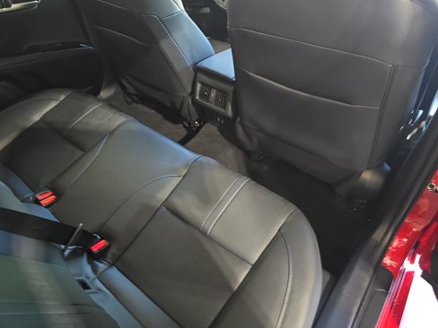 Used 2025 Toyota Camry XSE FWD image 11