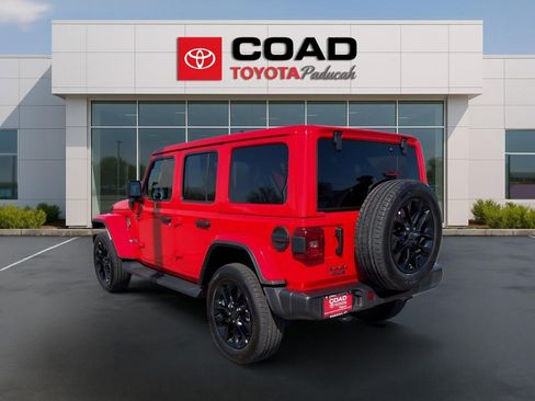 Used 2025 Jeep Wrangler Unlimited Sahara AWD/4WD image 3