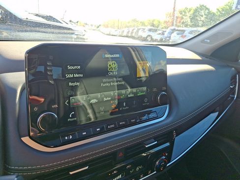 Certified 2023 Nissan Rogue SL w/ SL Premium Package image 18