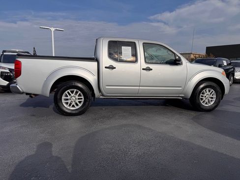 Used 2014 Nissan Frontier SV RWD image 6