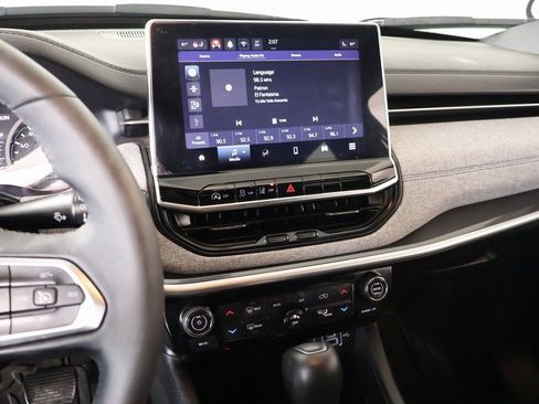 Used 2024 Jeep Compass Latitude w/ Convenience Group image 5