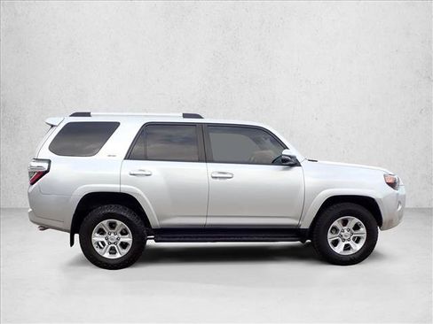 Used 2022 Toyota 4Runner SR5 Premium AWD/4WD image 5