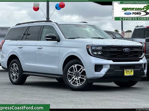New 2026 Ford Expedition Active image 1