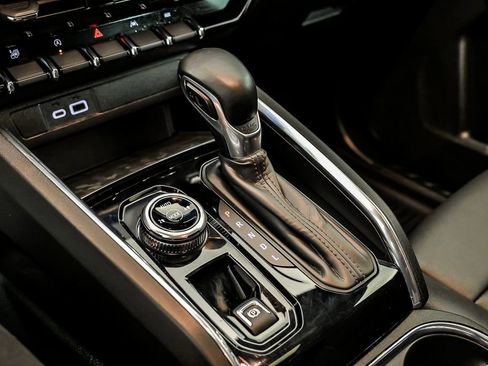 Used 2024 GMC Canyon Elevation w/ Elevation Premium Package AWD/4WD image 23