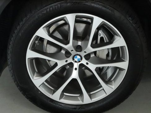 Used 2024 BMW X5 xDrive40i w/ Premium Package AWD/4WD image 40