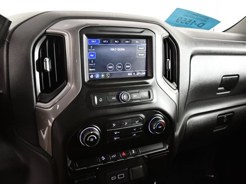 Used 2021 Chevrolet Silverado 1500 Custom Trail Boss AWD/4WD image 29