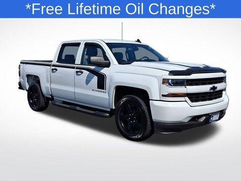 Used 2018 Chevrolet Silverado 1500 Custom w/ Custom Value Package AWD/4WD image 1