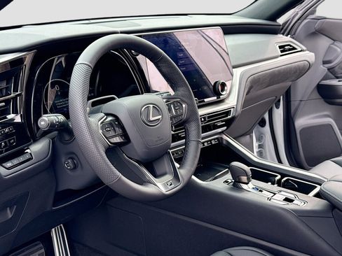 New 2026 Lexus TX 500h AWD image 4