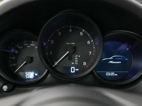 Certified 2026 Porsche Macan AWD/4WD image 26