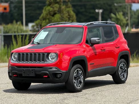 Used 2015 Jeep Renegade Trailhawk w/ Popular Equipment Group AWD/4WD image 6