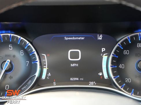 Used 2024 Chrysler Pacifica Touring-L image 25