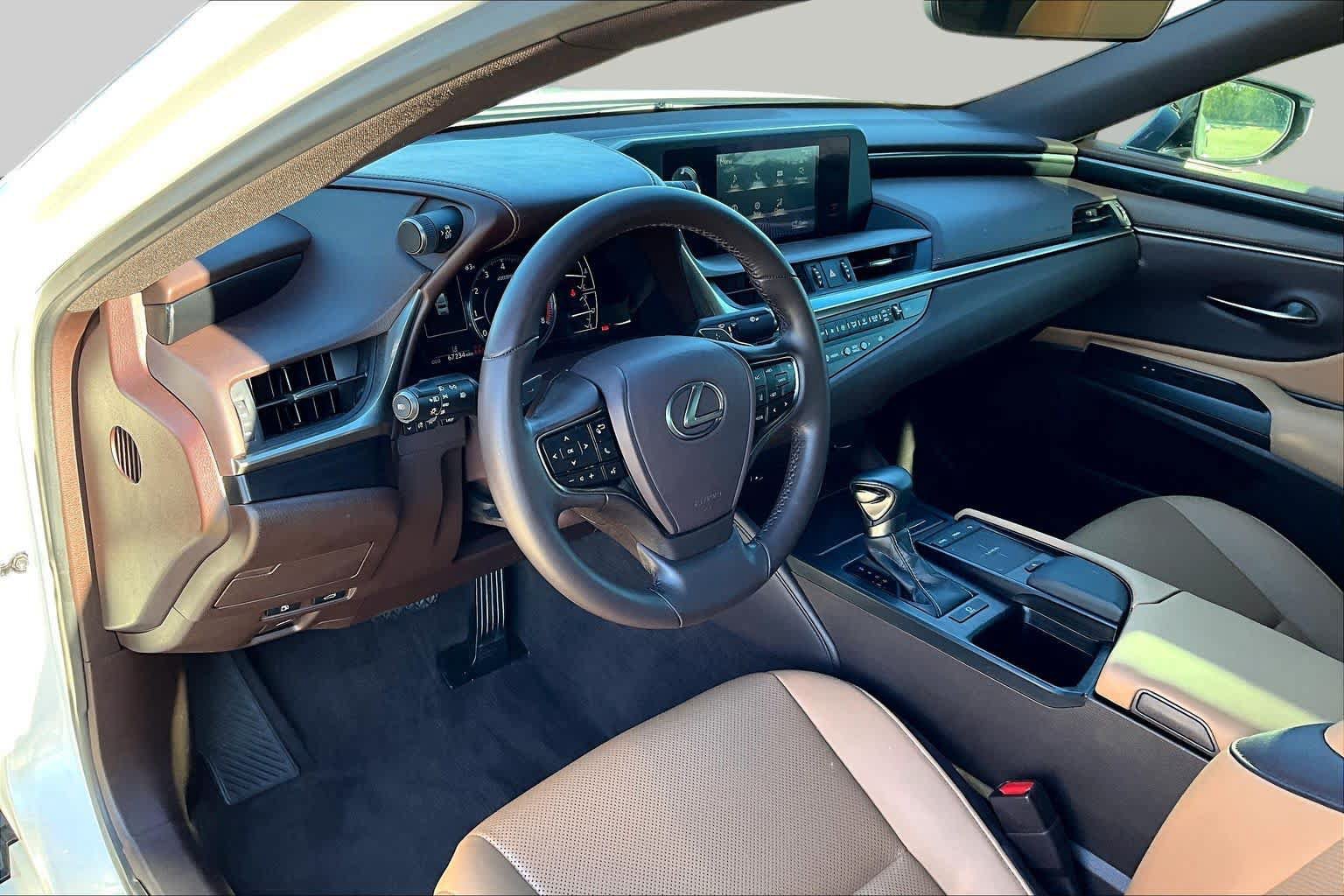 Used 2020 Lexus ES 350 w/ Accessory Package 2 FWD image 16