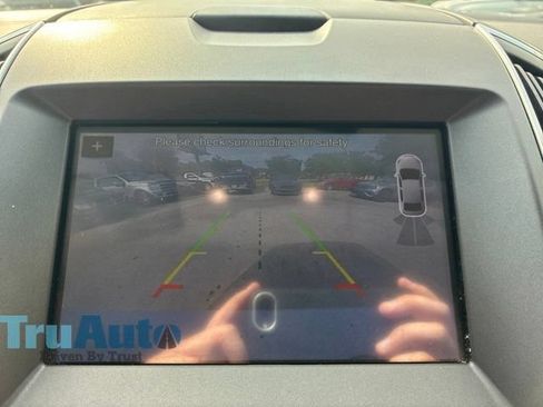 Used 2017 Ford Edge Titanium w/ Technology Package AWD/4WD image 33