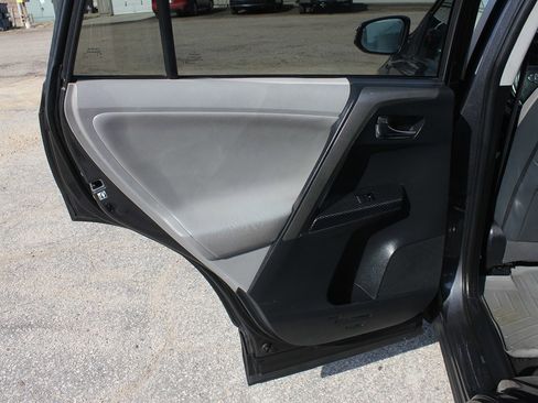 Used 2013 Toyota RAV4 Limited image 38