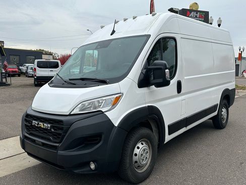 Used 2023 RAM ProMaster 2500 w/ Convenience Group image 3