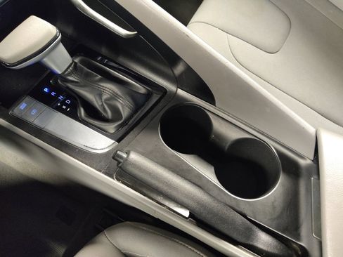 Used 2021 Hyundai Elantra SEL w/ Cargo Package image 26