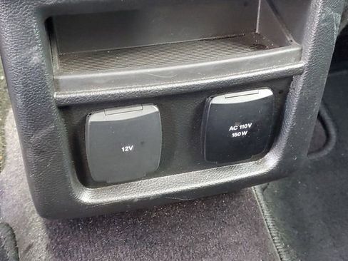 Used 2020 Ford Edge Titanium AWD/4WD image 32