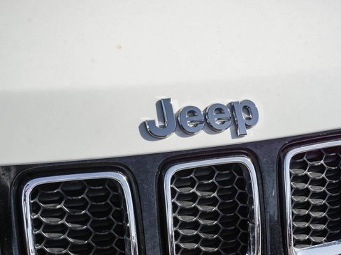 Used 2020 Jeep Compass Latitude w/ Safety & Security Group FWD image 11