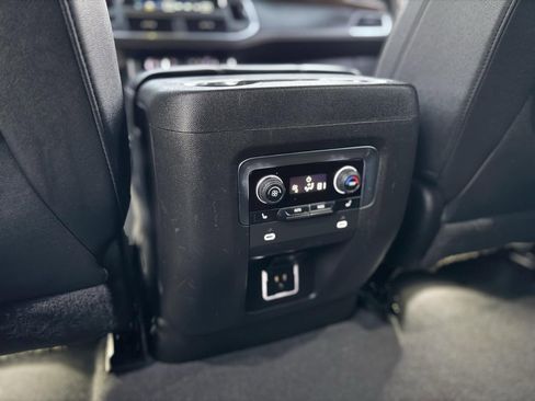 Used 2022 Chevrolet Suburban Premier w/ Premium Package image 37