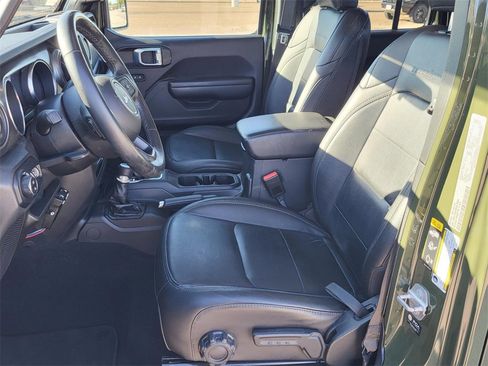 Used 2021 Jeep Gladiator Sport image 16